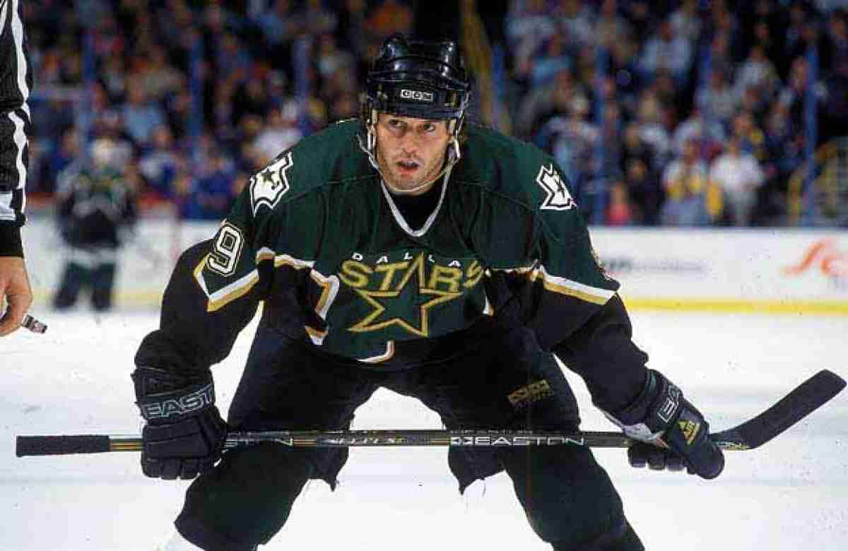 Mike Modano - Dallas  Dallas stars hockey, Mike modano, Stars hockey