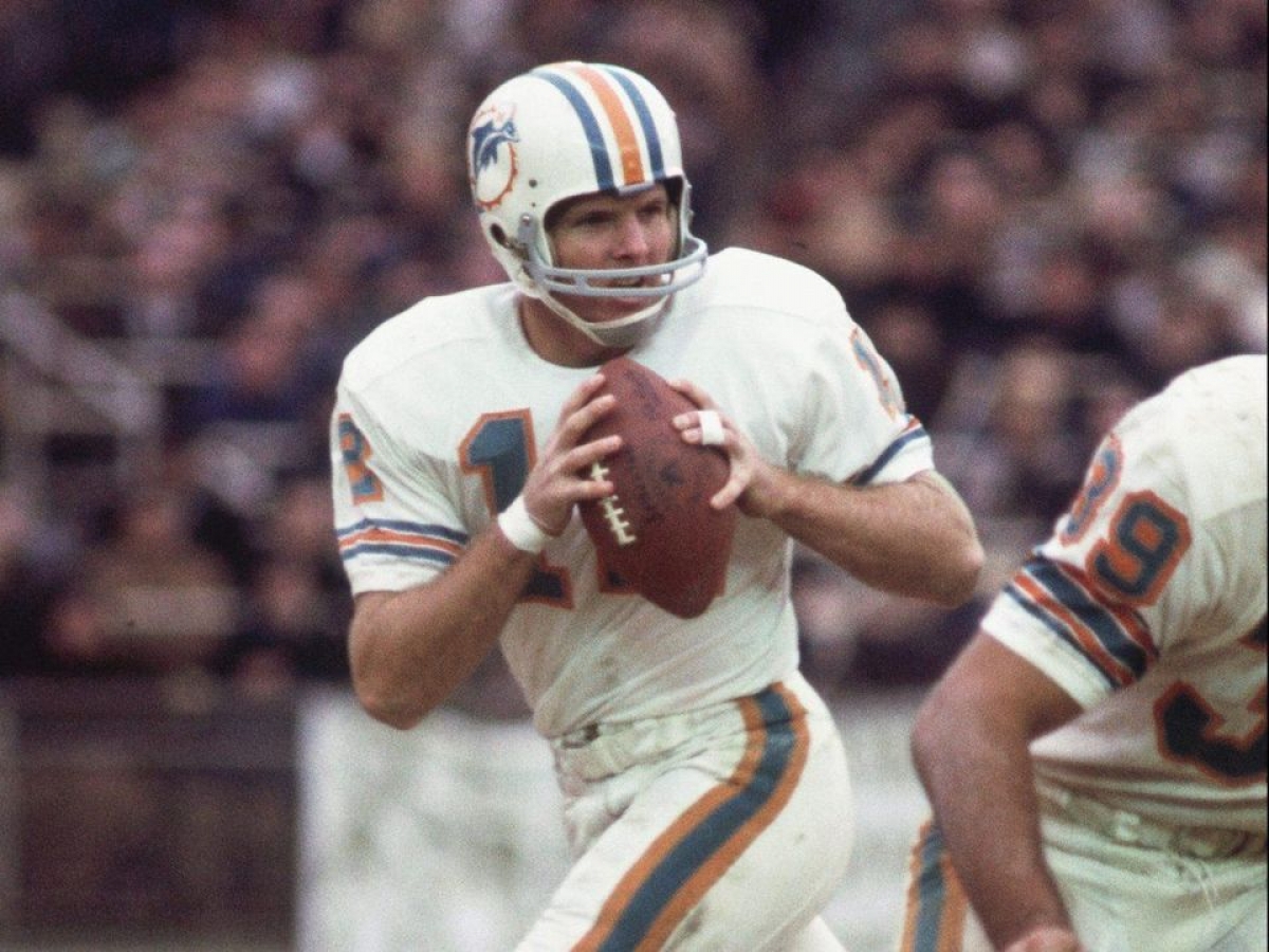 Not in Hall of Fame - 4. Bob Griese