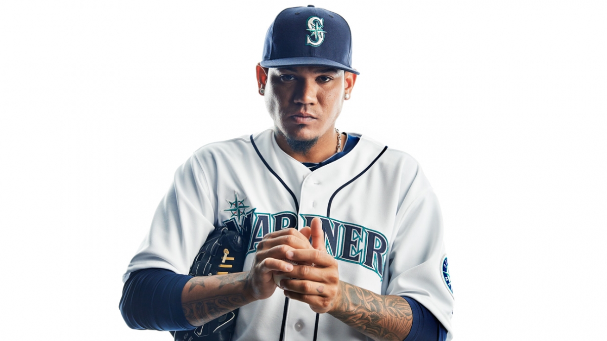 Fit for a King: Felix Hernandez joins Mariners Hall of Fame