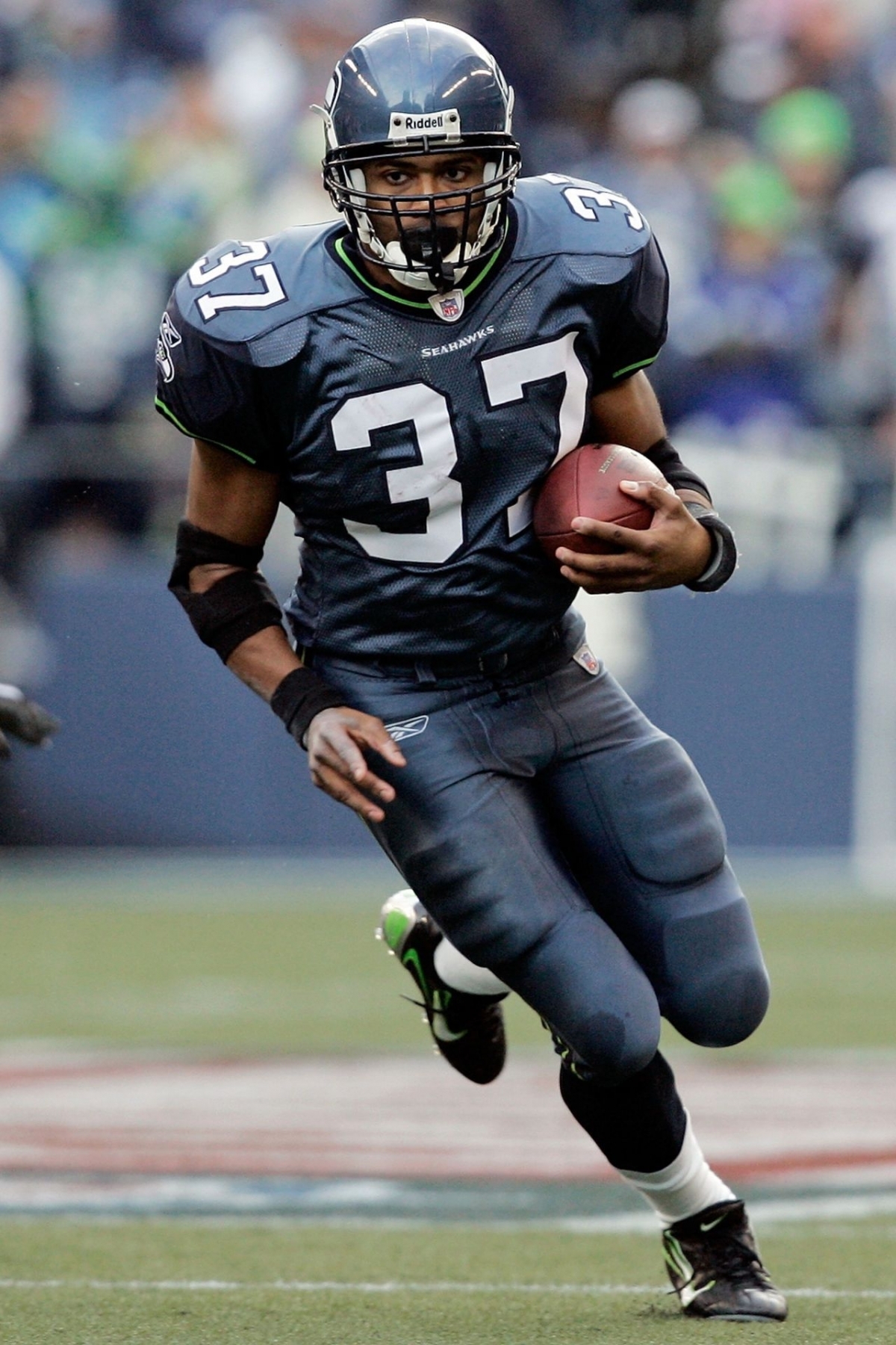 Not in Hall of Fame - 79. Shaun Alexander