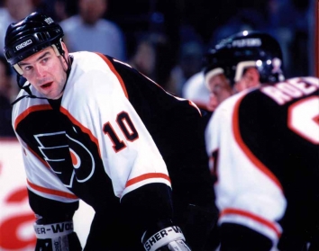 Flyers bring back John LeClair, name him to special adviser post – The  Morning Call