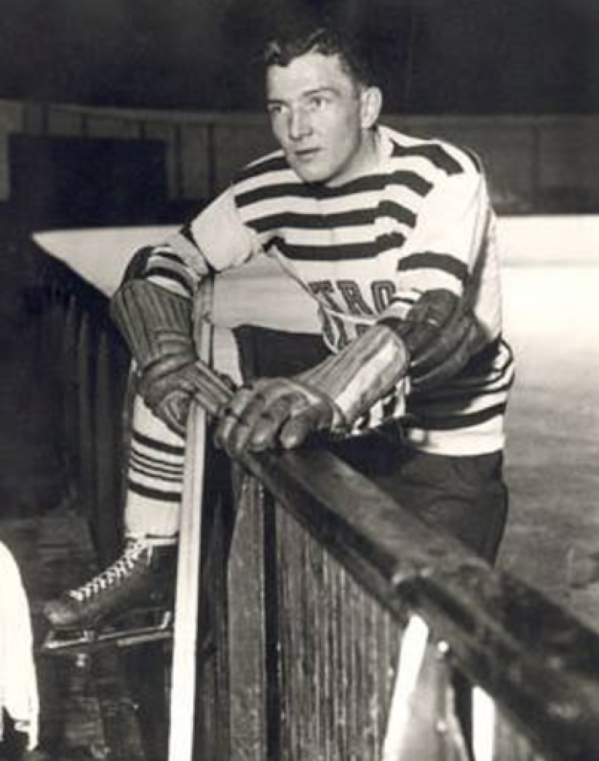 Detroit Red Wings hockey player Larry Aurie poses in 1937, location  unknown. (AP Photo Stock Photo - Alamy
